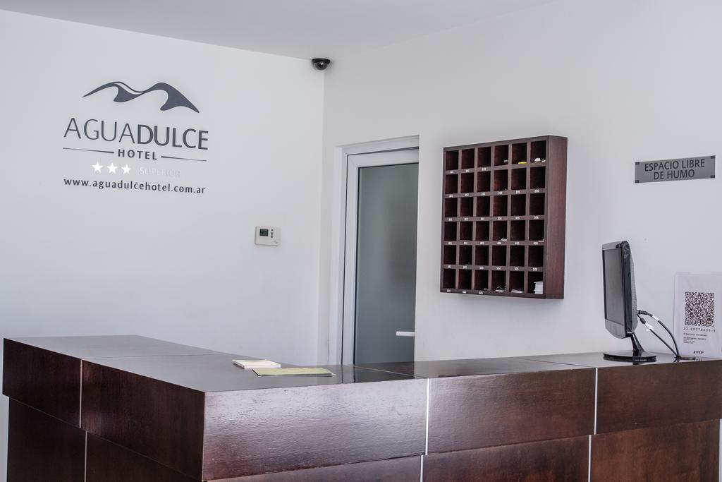 Agua Dulce Hotel Тандил Екстериор снимка