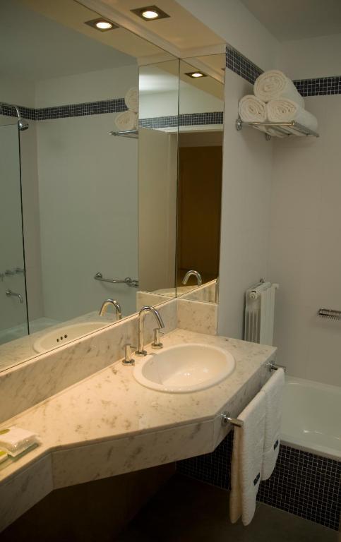 Agua Dulce Hotel Тандил Екстериор снимка